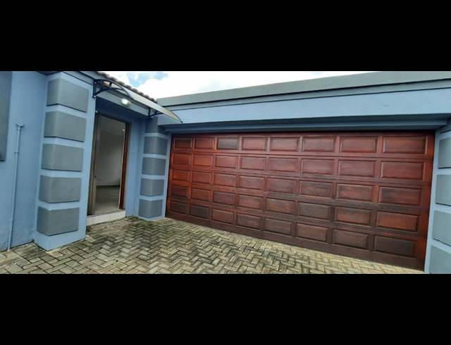 3 BEDROOM TOWNHOUSE FOR SALE IN THE REEDS